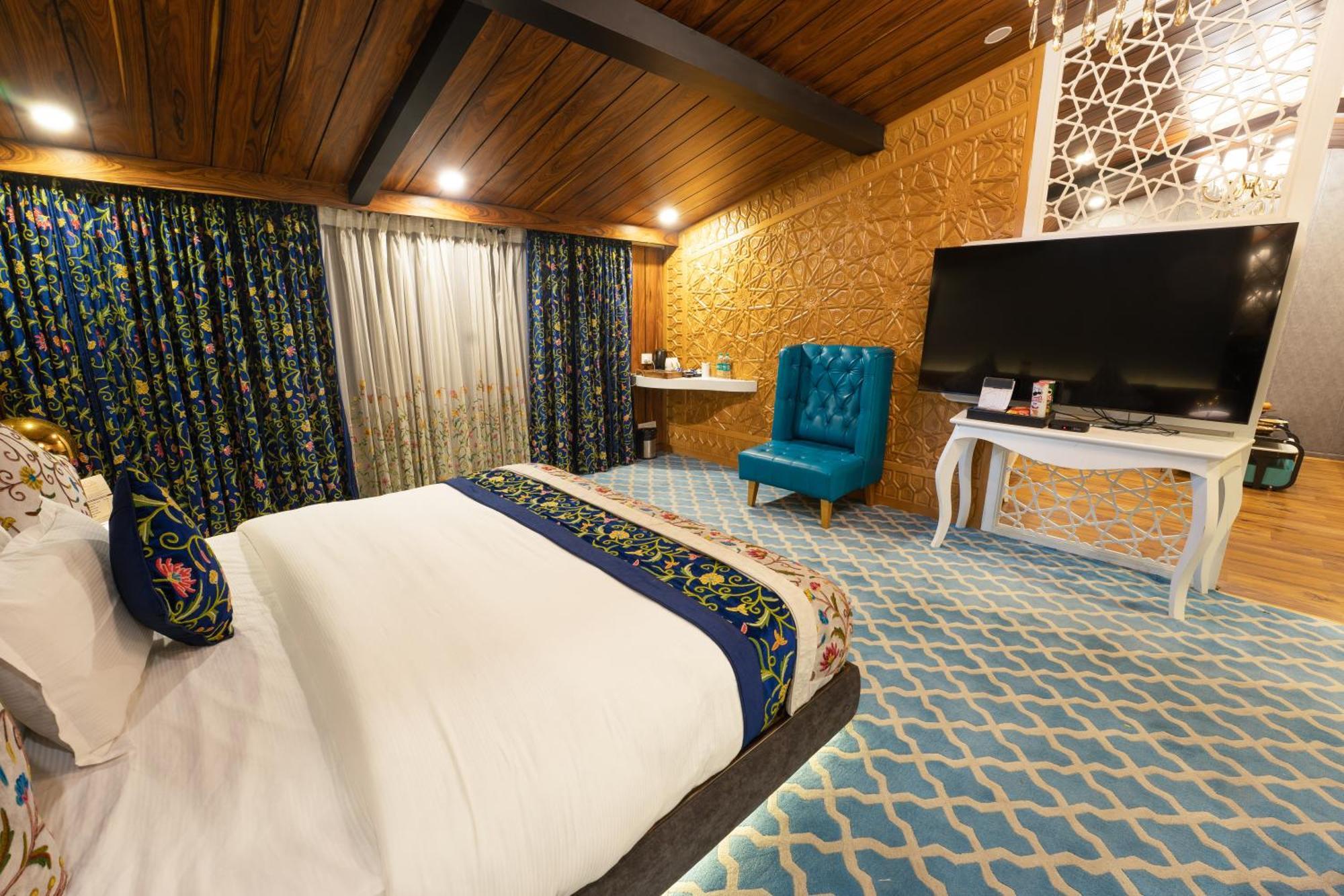 Hotel Snowland, Srinagar Exteriör bild
