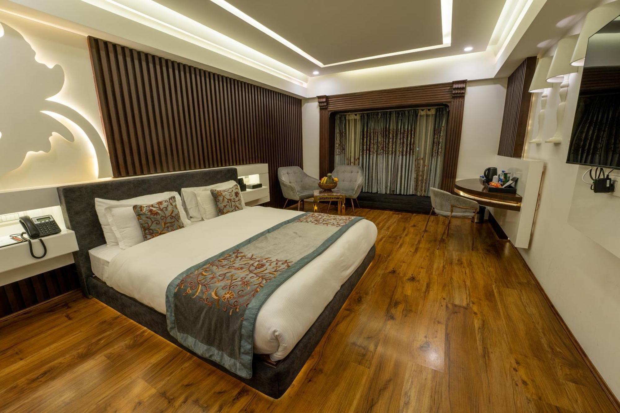 Hotel Snowland, Srinagar Exteriör bild