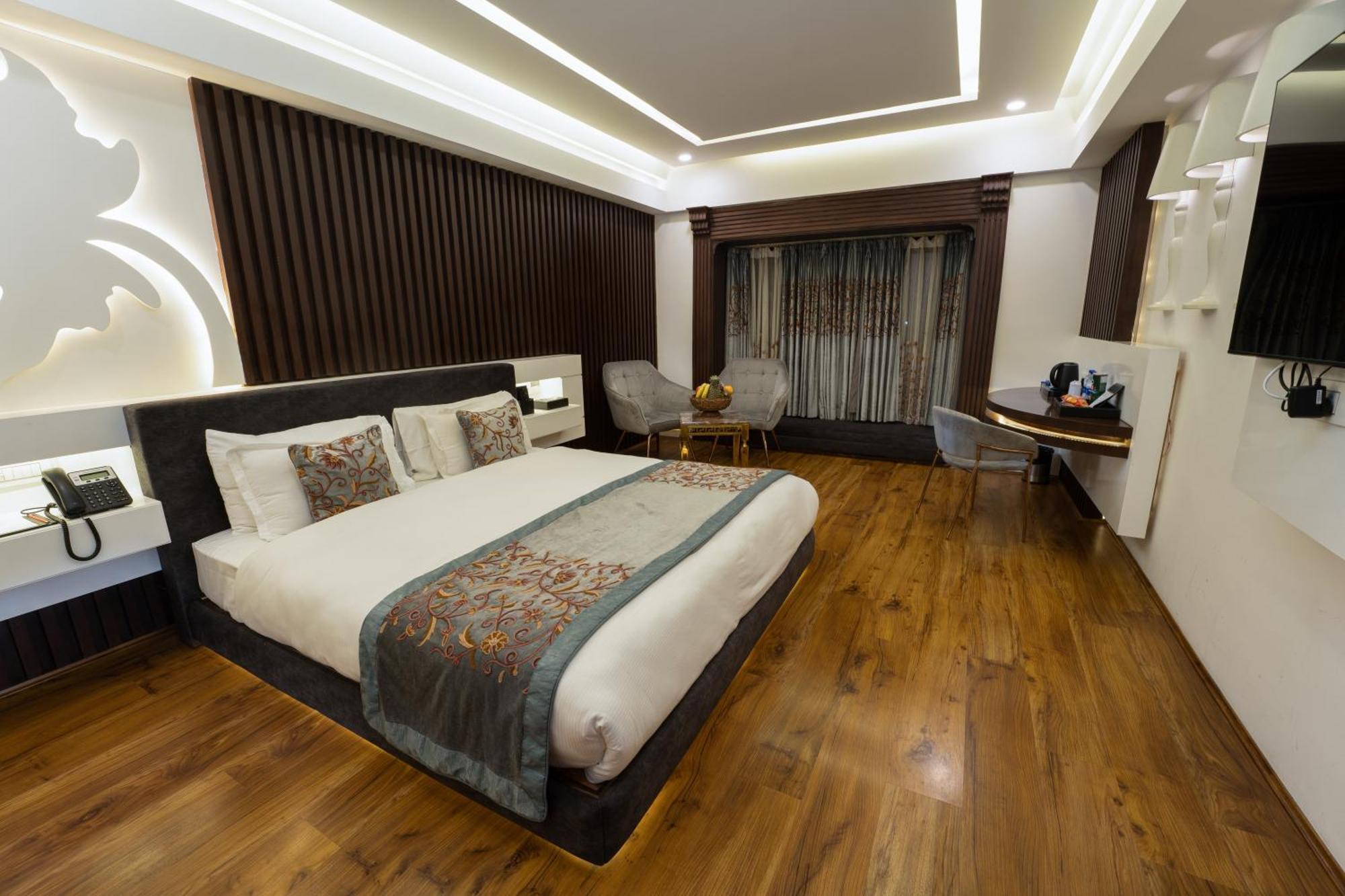 Hotel Snowland, Srinagar Exteriör bild