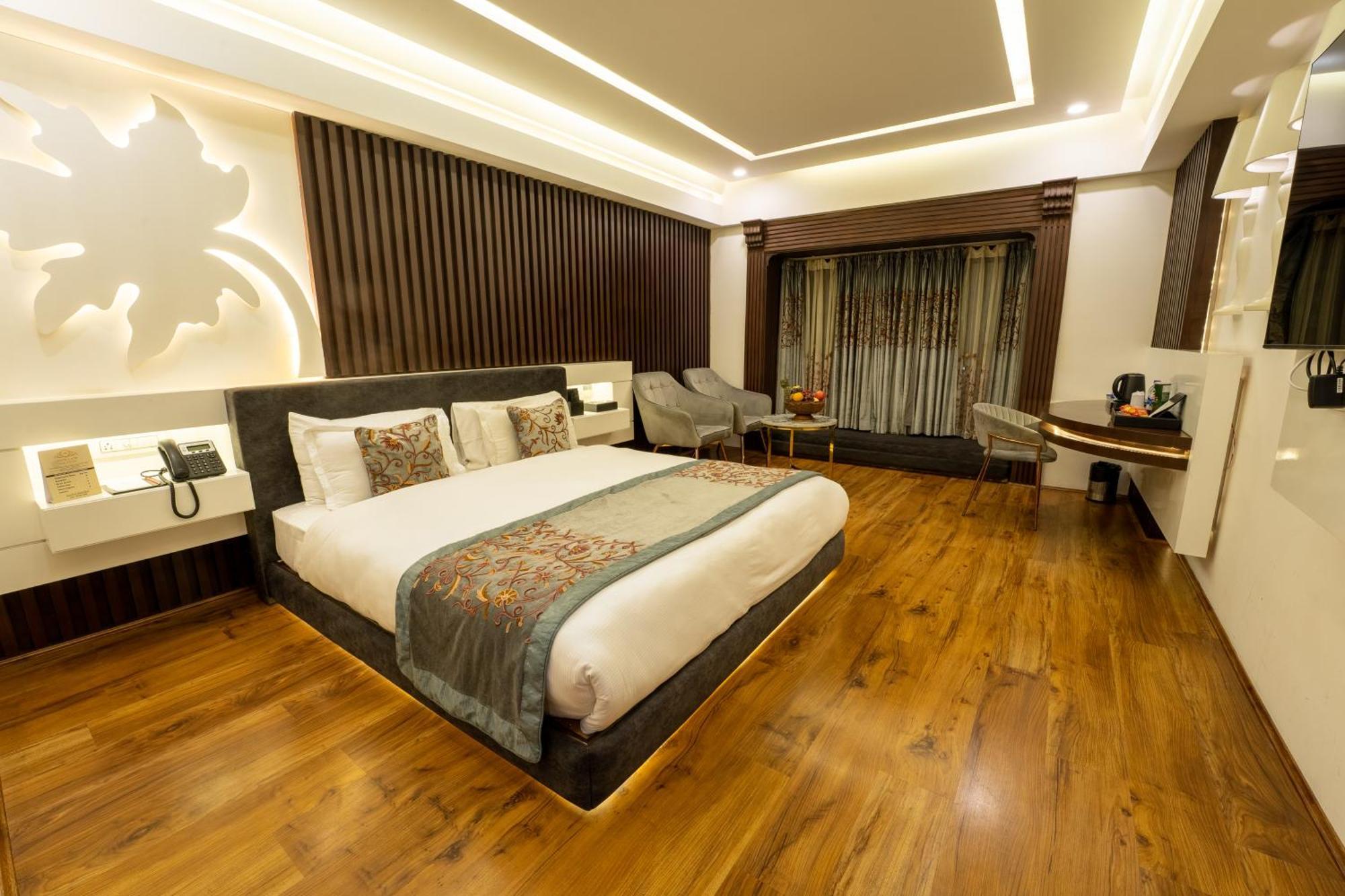 Hotel Snowland, Srinagar Exteriör bild