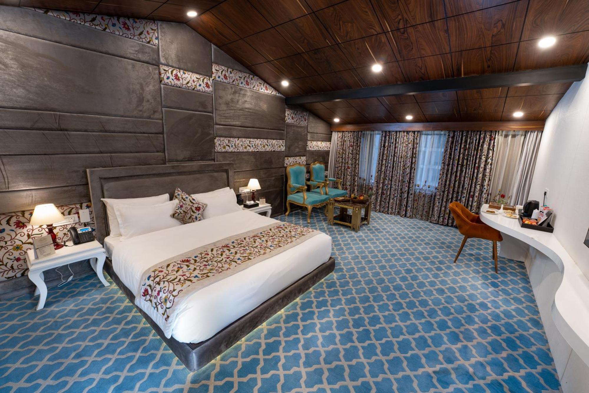 Hotel Snowland, Srinagar Exteriör bild